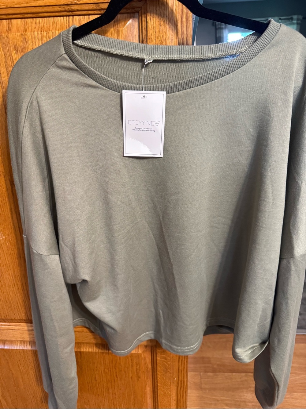 Women’s Olive Green Long Sleeve Pullover Top
